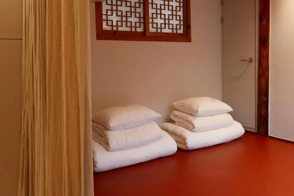 Apartment Hanok Angnid Gongian Seoul