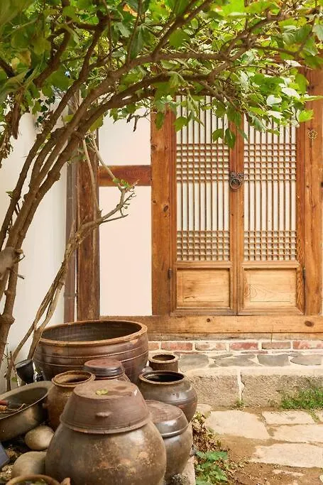 Hanok Angnid Gongian Seoul Apartment